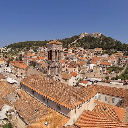 Gorgeous In Stari Grad With Kitchen Apartment Stari Grad (Hvar)