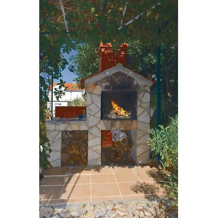 Gorgeous In Stari Grad With Kitchen Apartment *