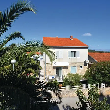 Apartment Ivanje Gomile Bb II